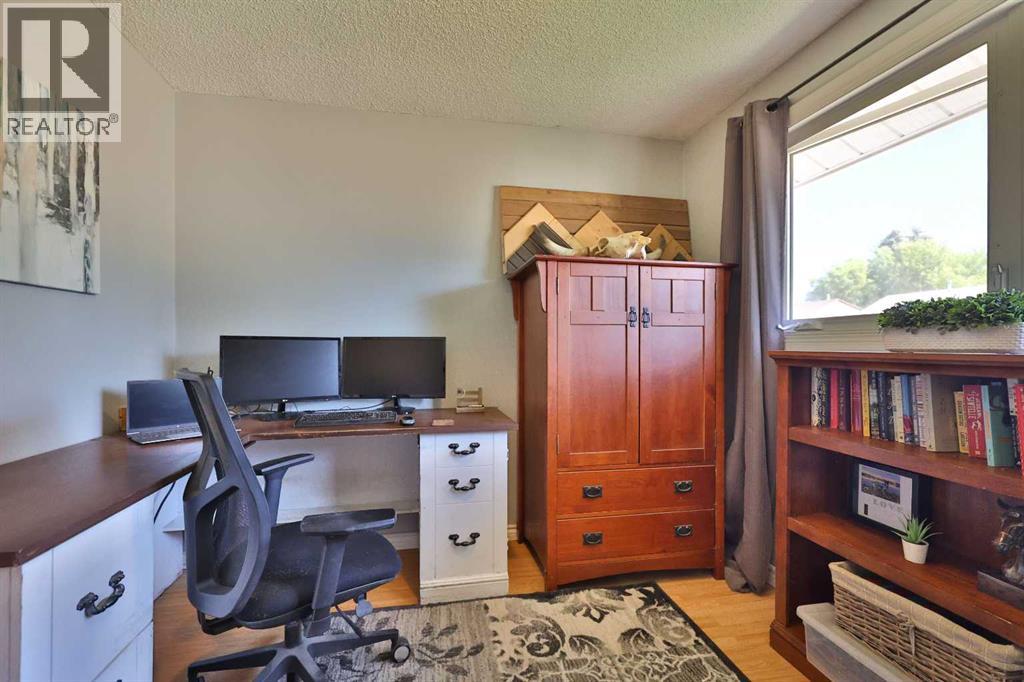 1618 St. George Road N - 19