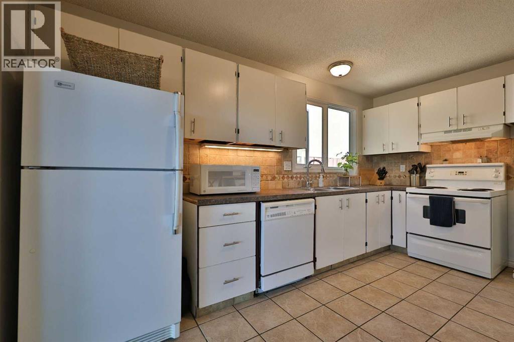 1618 St. George Road N - 10