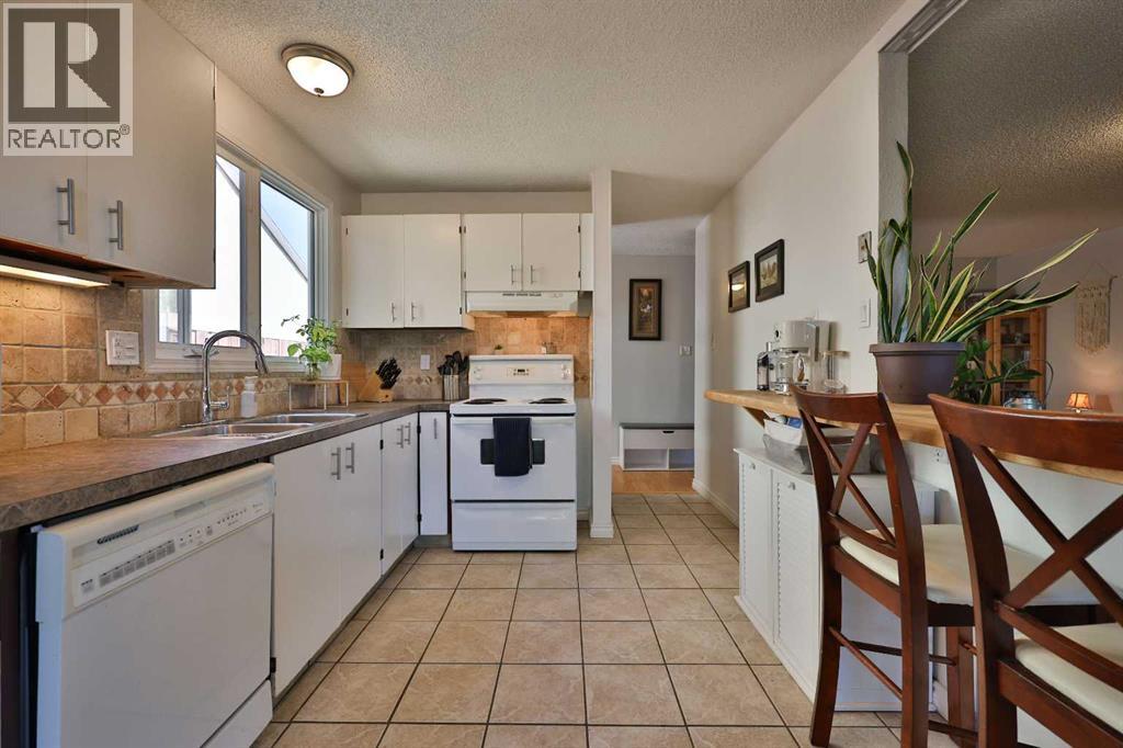 1618 St. George Road N - 9