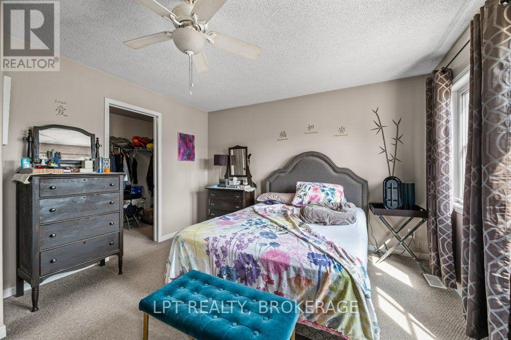 1559 CRIMSON CRESCENT - 12
