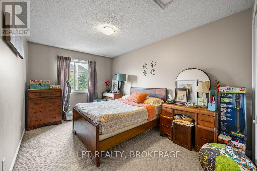 1559 CRIMSON CRESCENT - 13