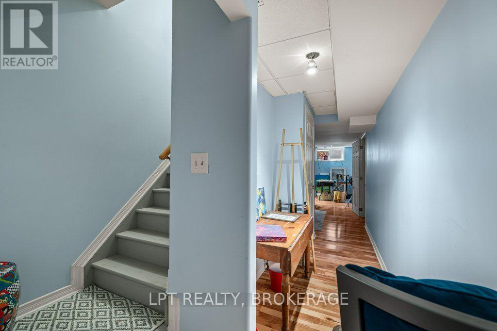 1559 CRIMSON CRESCENT - 19
