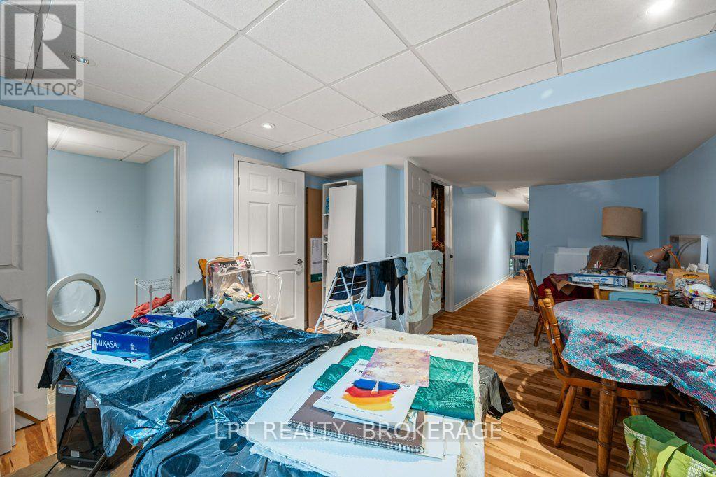1559 CRIMSON CRESCENT - 22