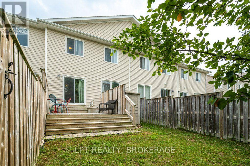 1559 CRIMSON CRESCENT - 28