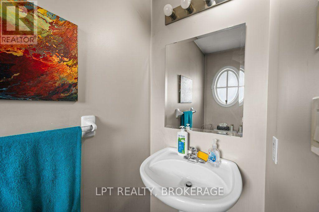 1559 CRIMSON CRESCENT - 5
