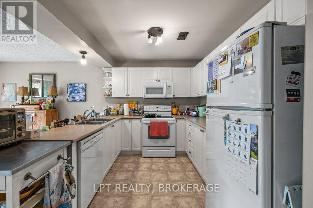 1559 CRIMSON CRESCENT - 8
