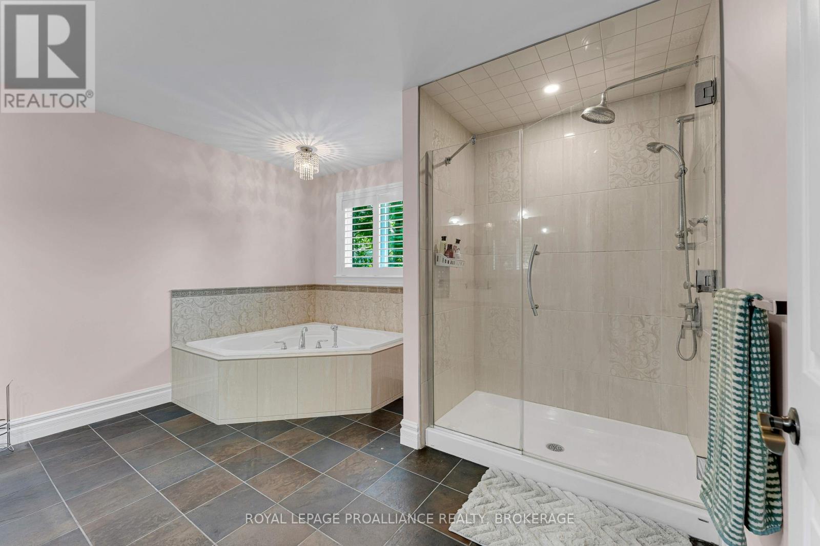 81 KENWOODS CIRCLE - 20