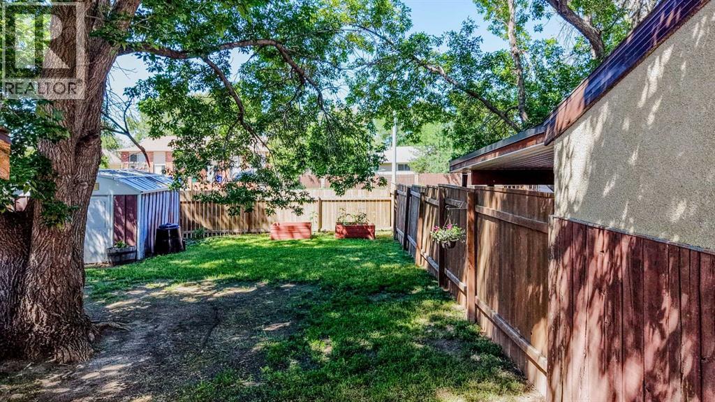 1618 St. George Road N - 37