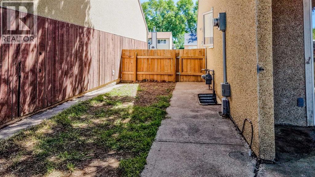 1618 St. George Road N - 39
