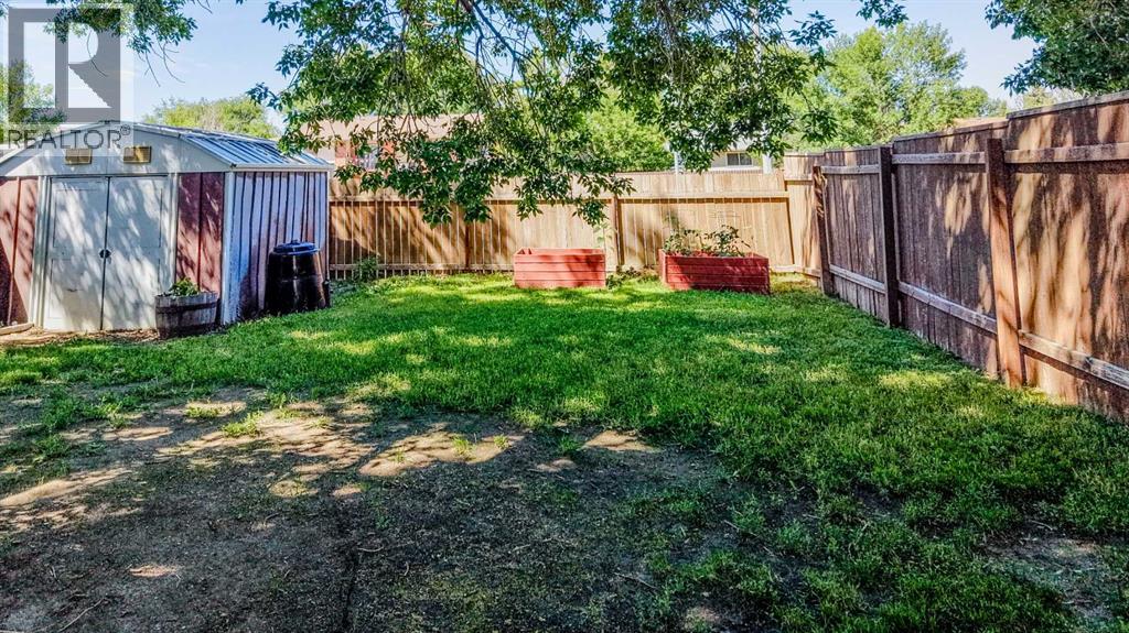 1618 St. George Road N - 36
