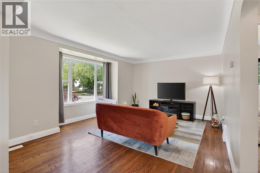 702 MICHIGAN AVENUE - 9