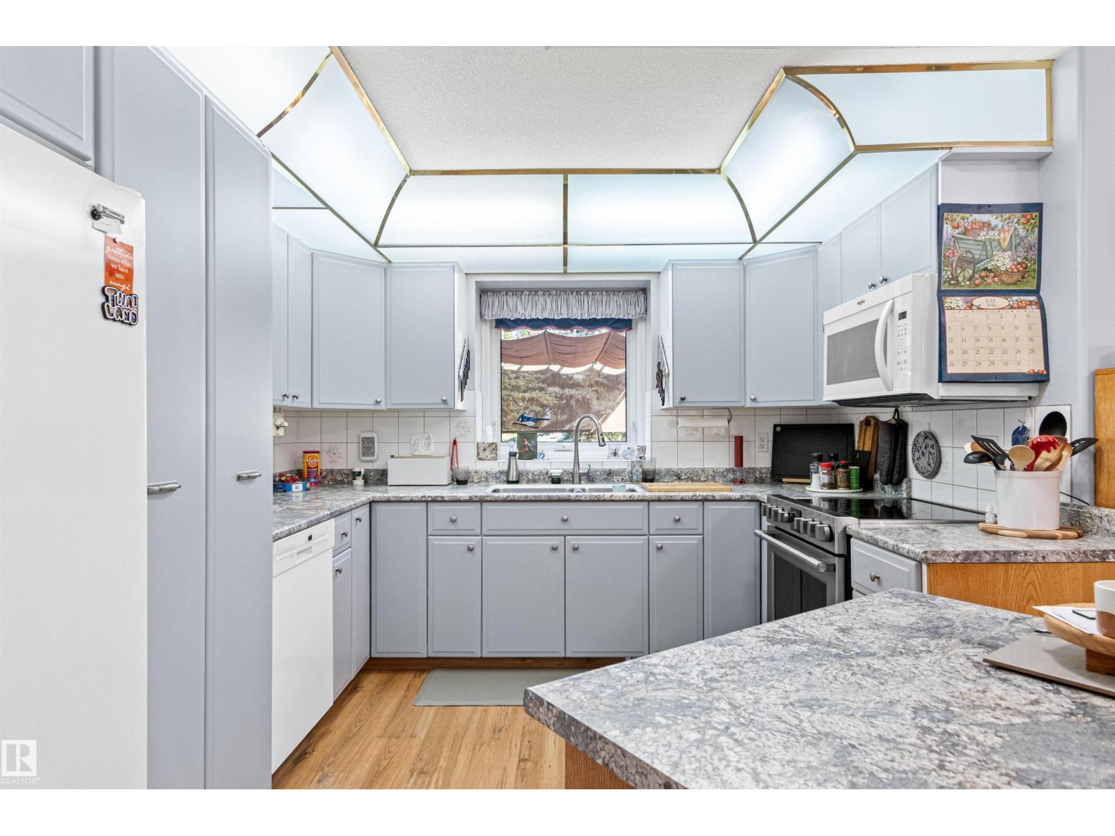 #12 64 BLACKBURN DR W SW - 15