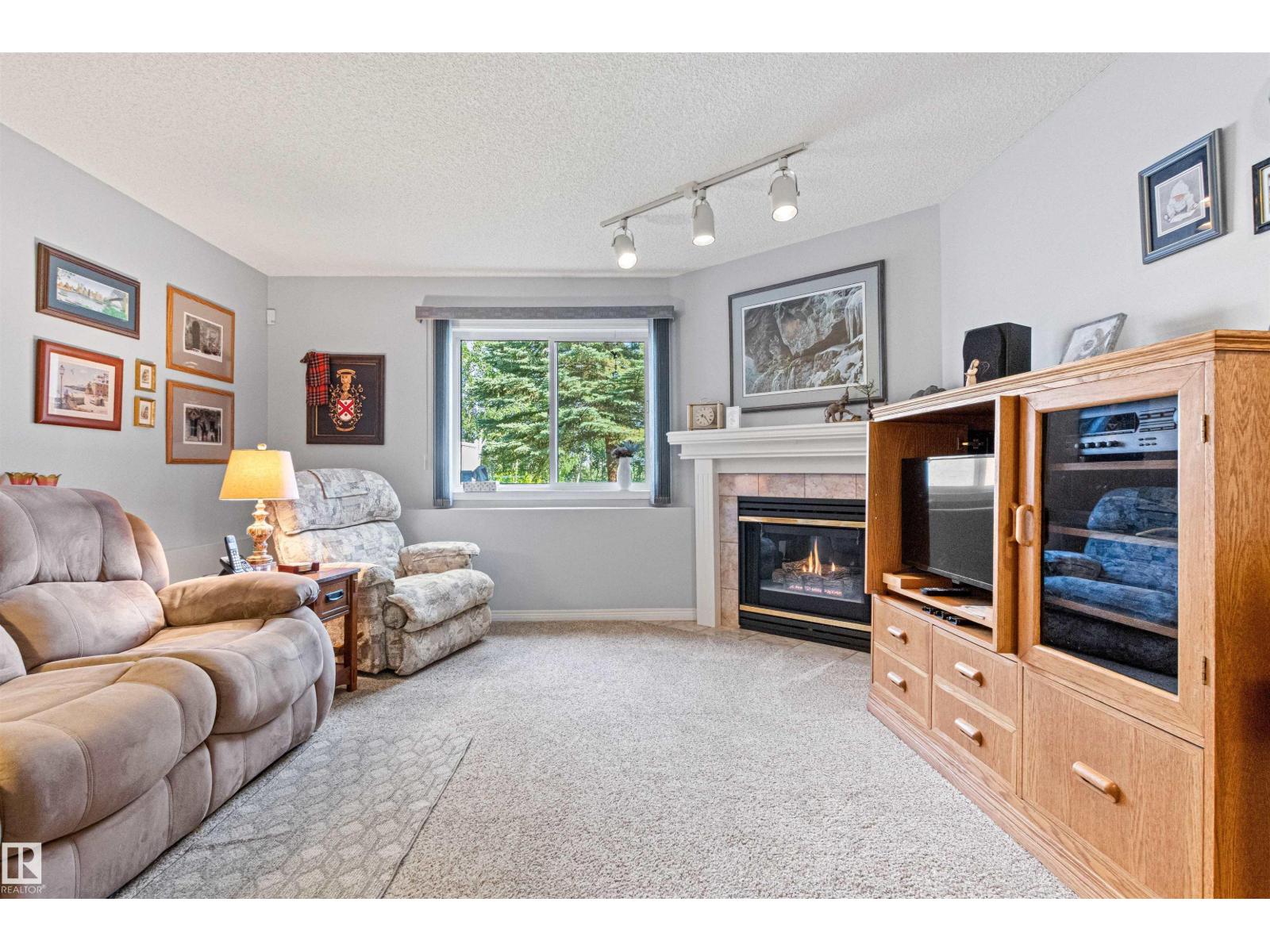 #12 64 BLACKBURN DR W SW - 17