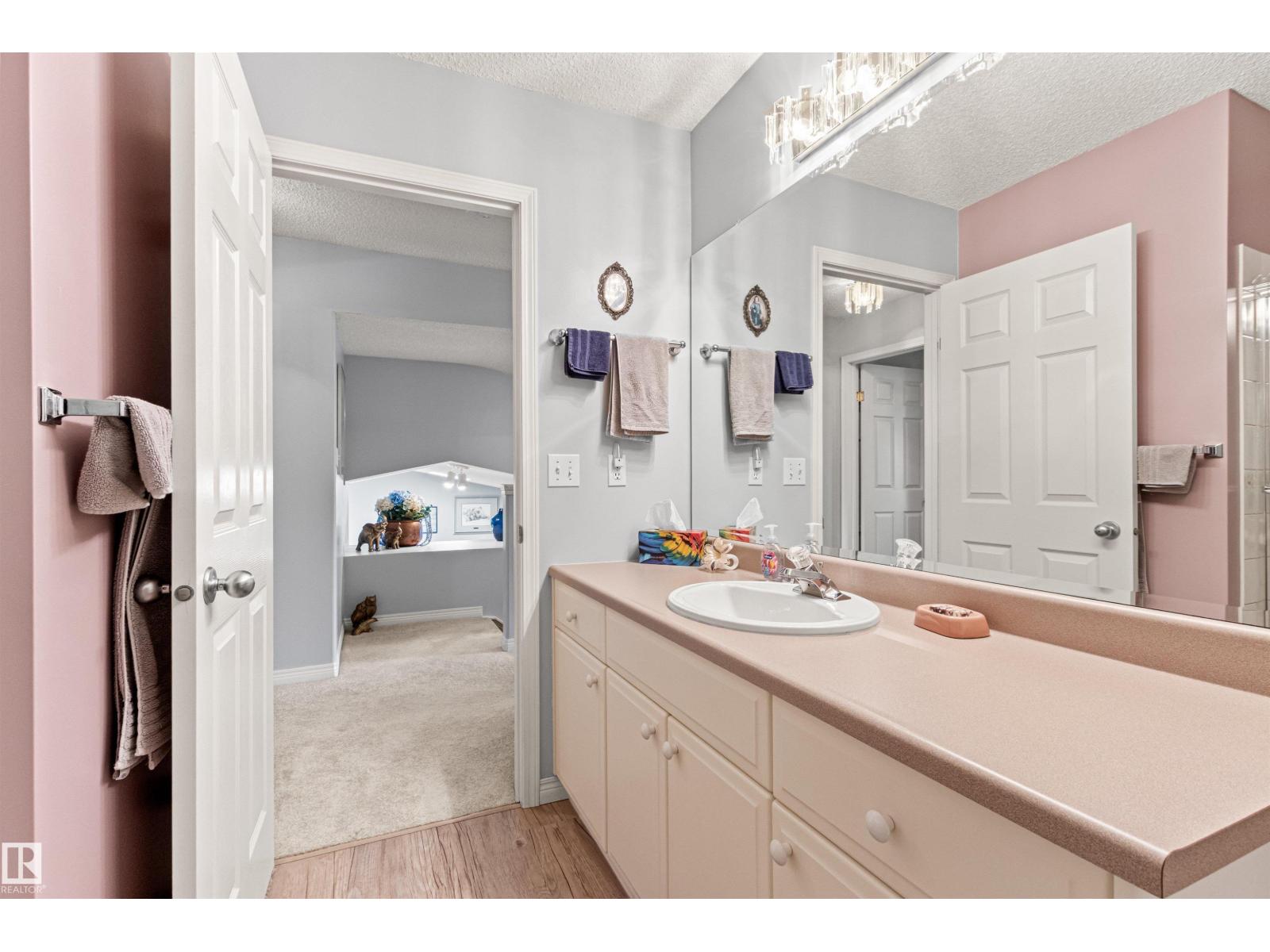 #12 64 BLACKBURN DR W SW - 29