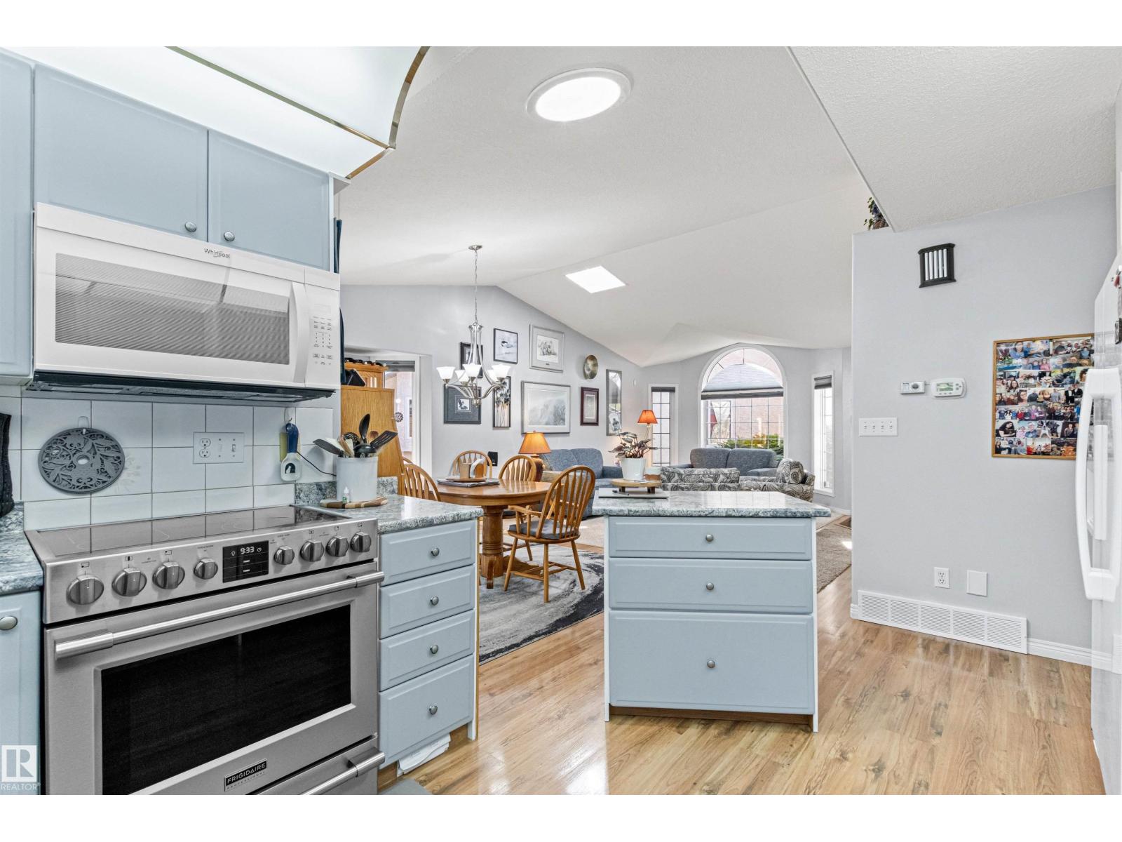 #12 64 BLACKBURN DR W SW - 12