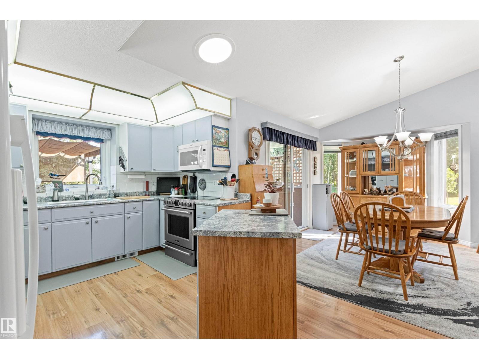 #12 64 BLACKBURN DR W SW - 13