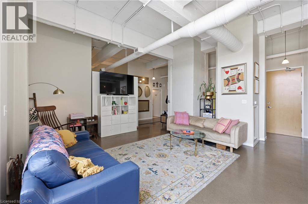 #307 410 KING Street W - 10