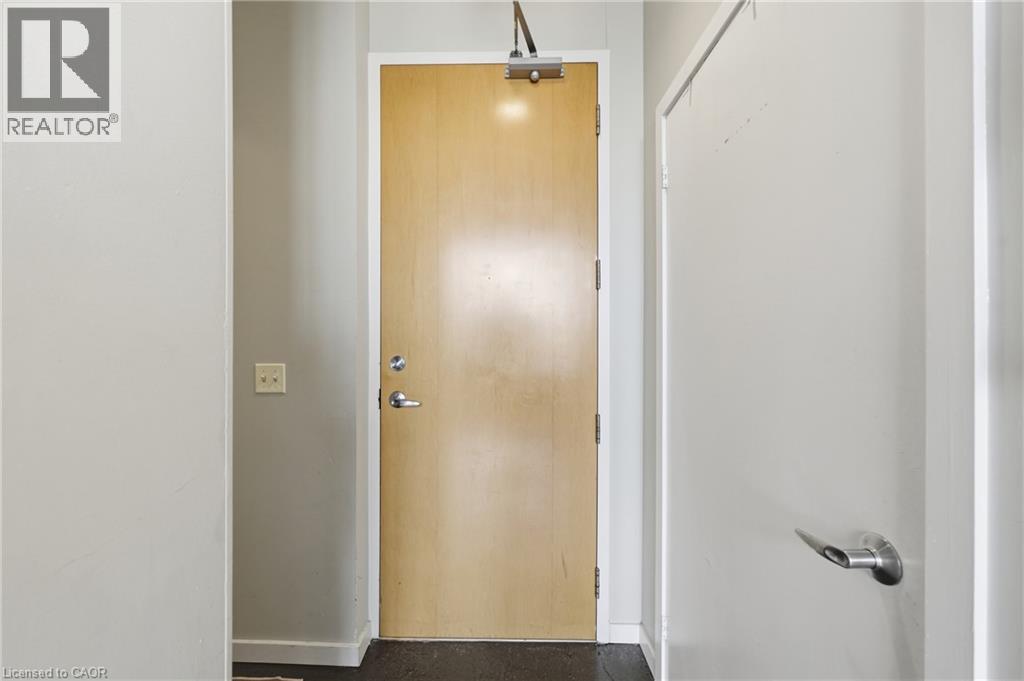 #307 410 KING Street W - Image 4