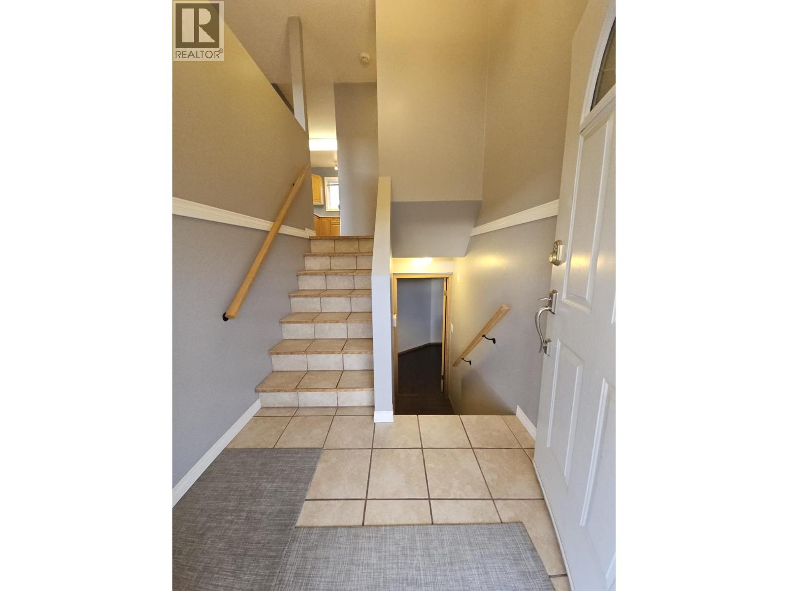 4013 52 Avenue NE - 2