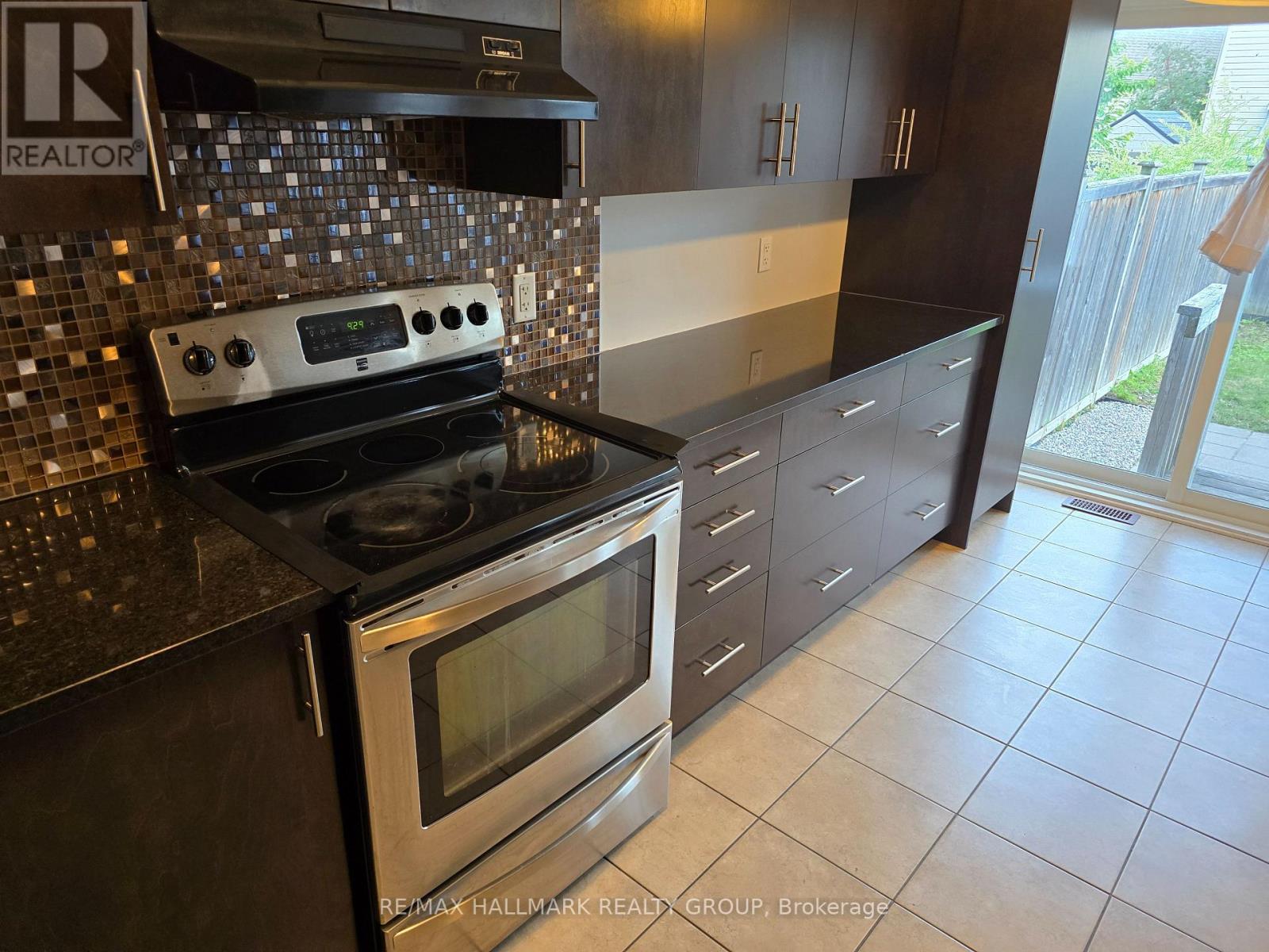 3 Bed, 3 Bath House for Rent in Ottawa – 223 LIVERY STREET, Ottawa – MLS# X13592446 - Image 9