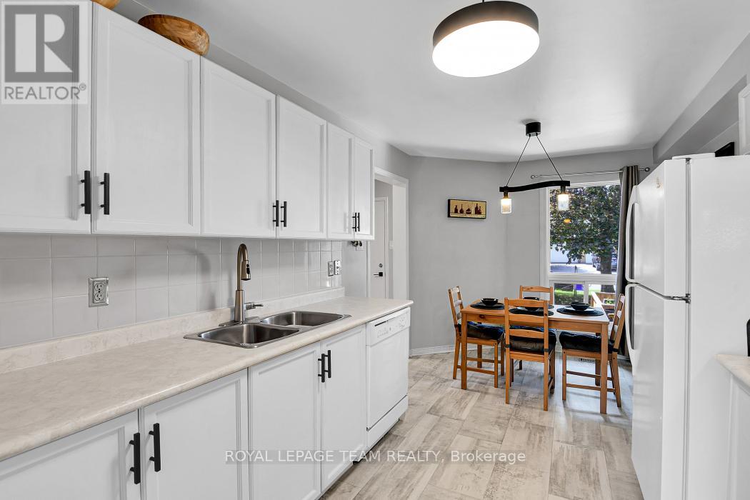 3 Bed, 2 Bath House for Rent in Ottawa – 1443 CARAVEL CRESCENT, Ottawa – MLS# X13592452 - Image 10