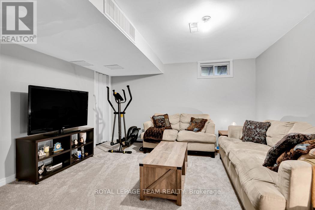 3 Bed, 2 Bath House for Rent in Ottawa – 1443 CARAVEL CRESCENT, Ottawa – MLS# X13592452 - Image 20
