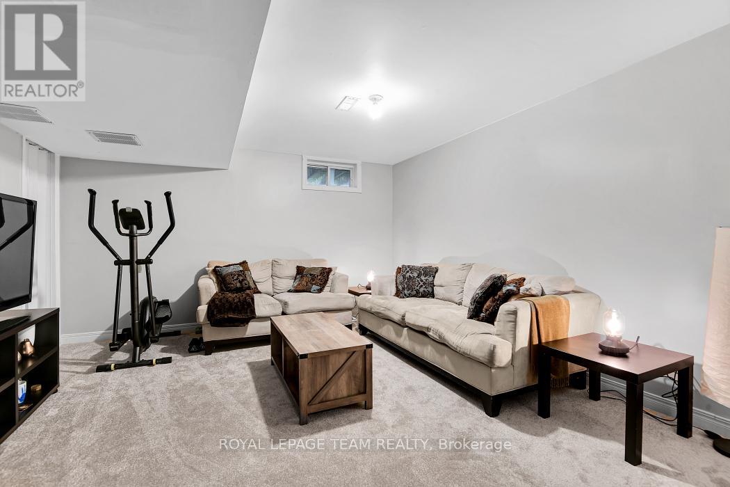 3 Bed, 2 Bath House for Rent in Ottawa – 1443 CARAVEL CRESCENT, Ottawa – MLS# X13592452 - Image 21