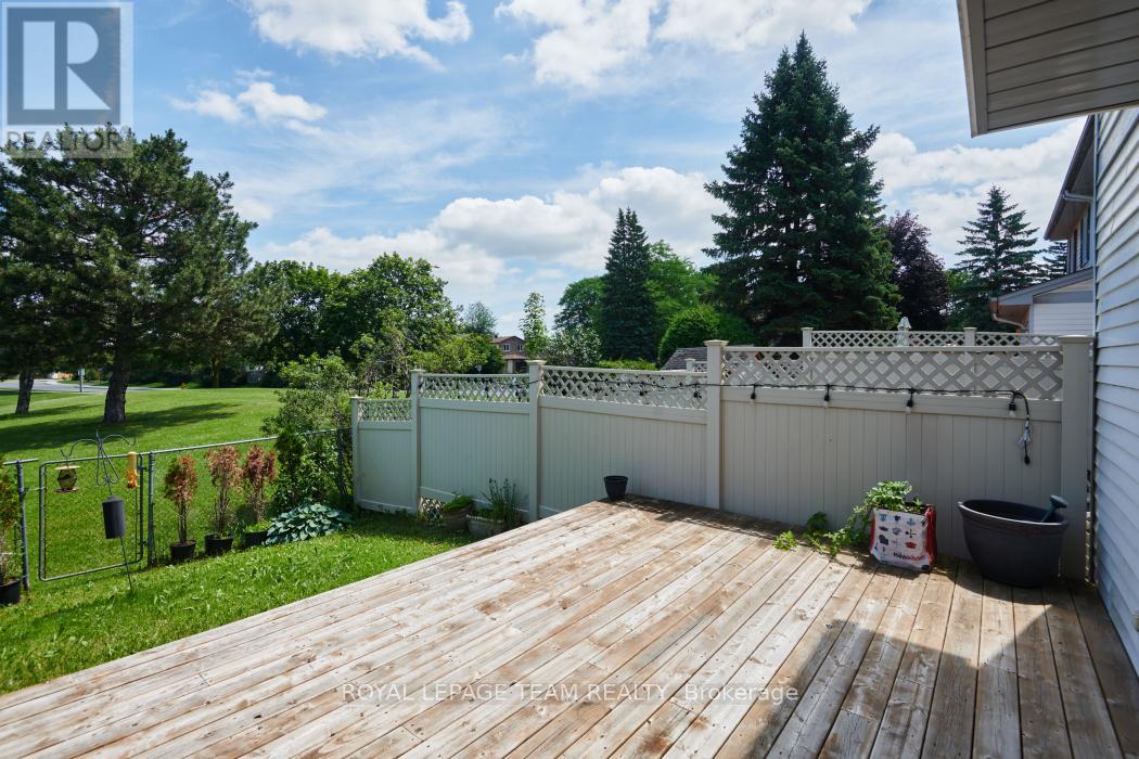 3 Bed, 2 Bath House for Rent in Ottawa – 1443 CARAVEL CRESCENT, Ottawa – MLS# X13592452 - Image 24