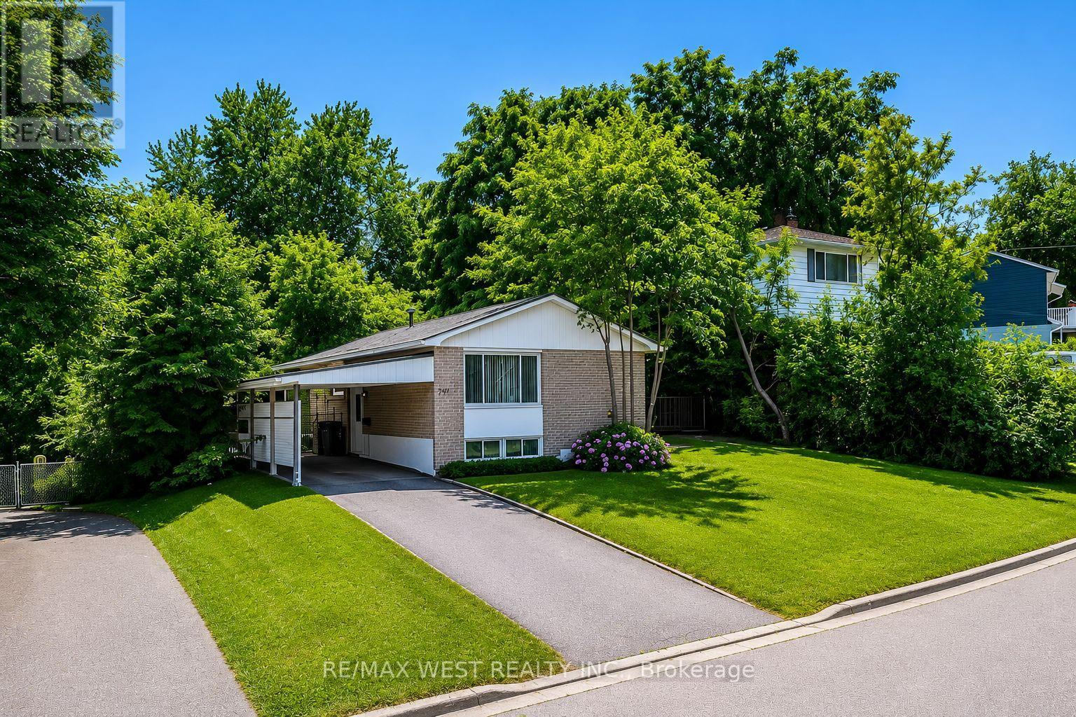 747 BIRCHWOOD DRIVE NW - 33