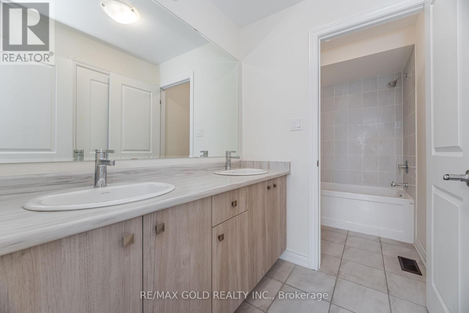 9 KENTLEDGE AVENUE - 36