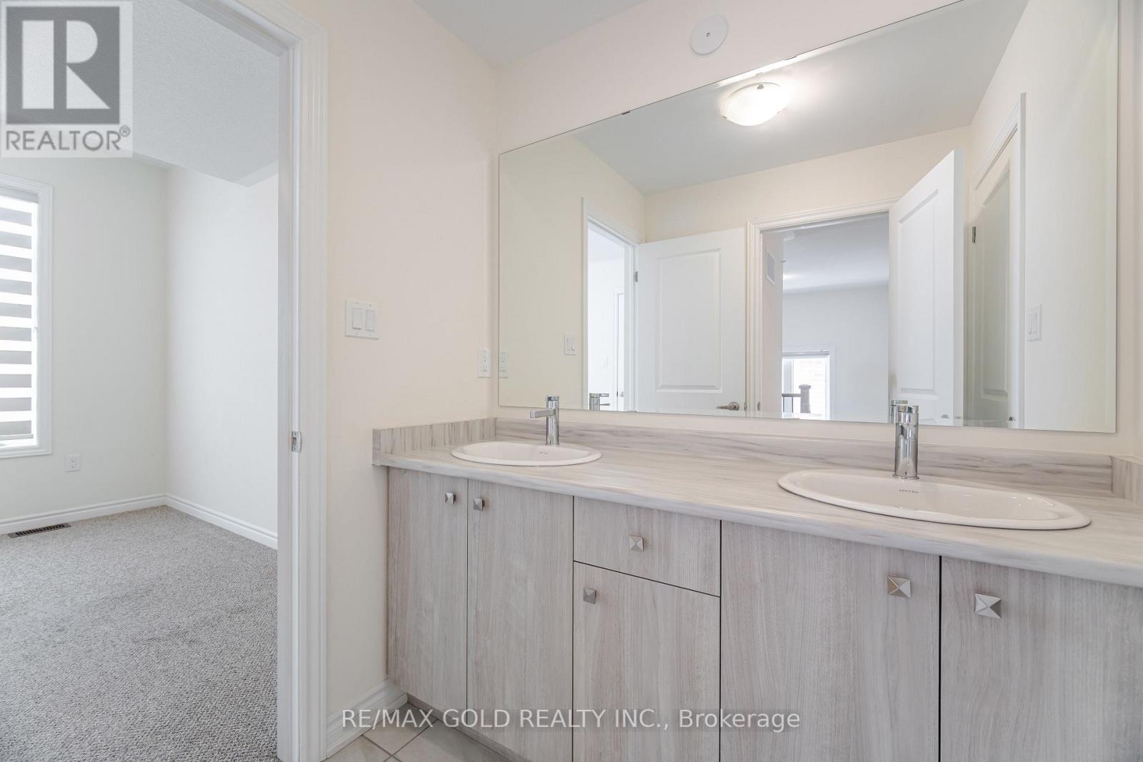 9 KENTLEDGE AVENUE - 40