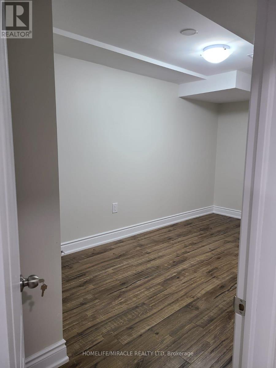 38 WHITEHAVEN DRIVE - 31