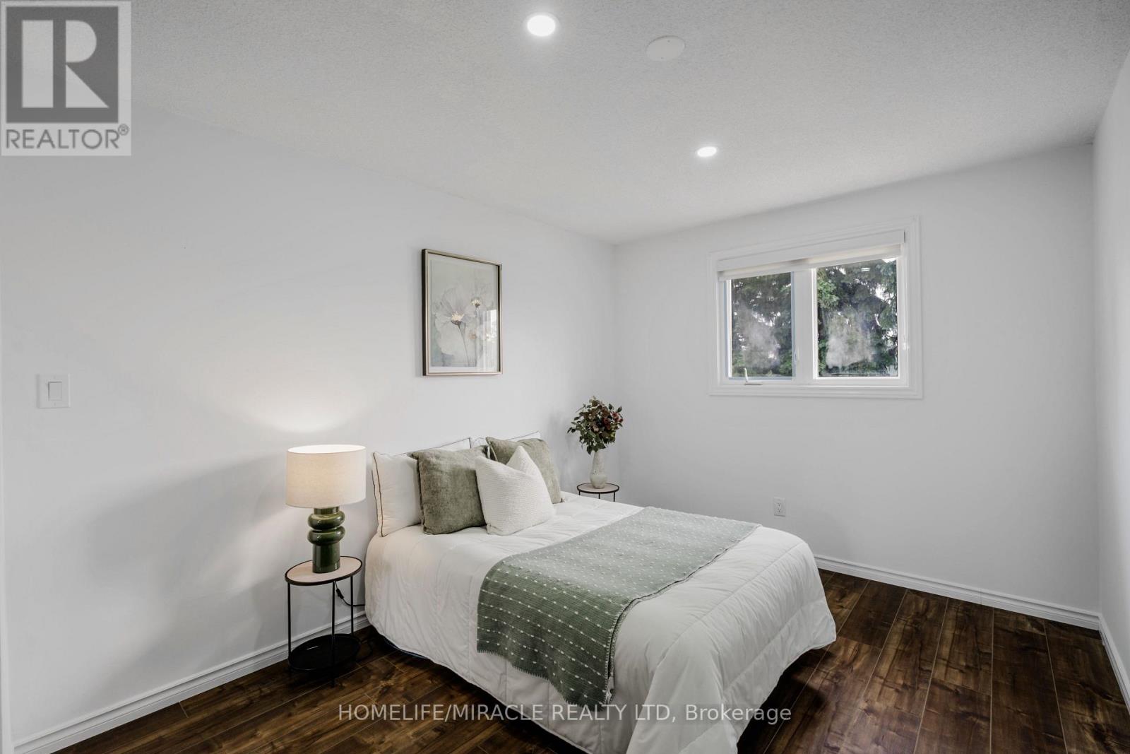38 WHITEHAVEN DRIVE - 23