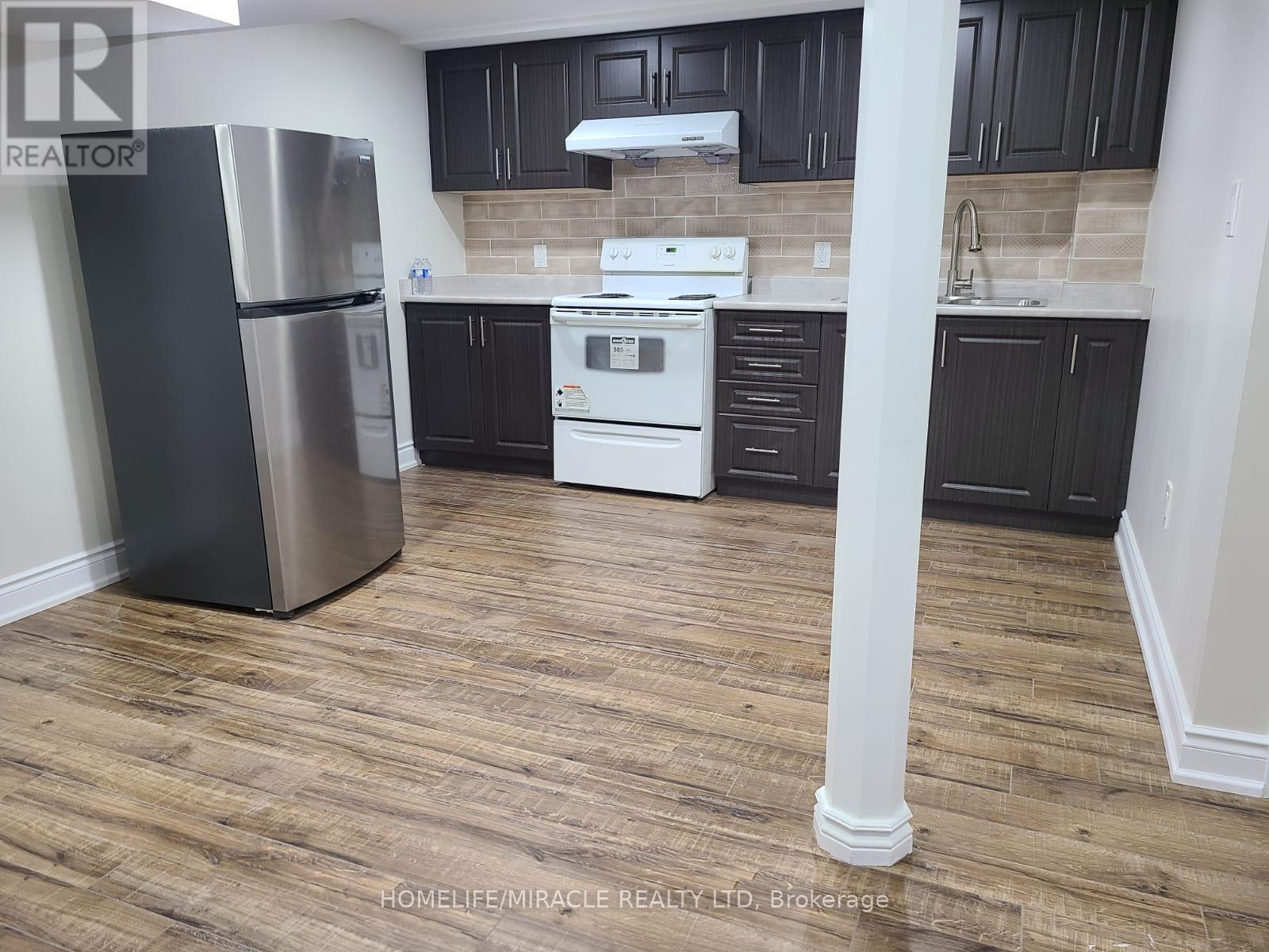 38 WHITEHAVEN DRIVE - 25