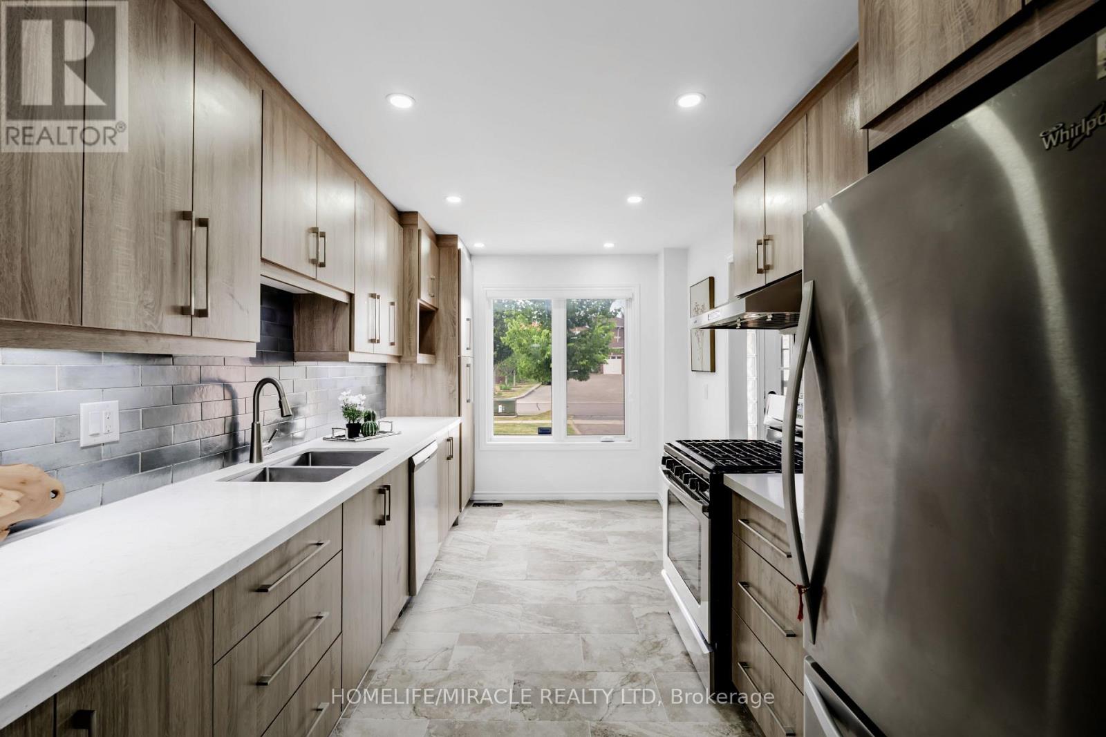 38 WHITEHAVEN DRIVE - 14