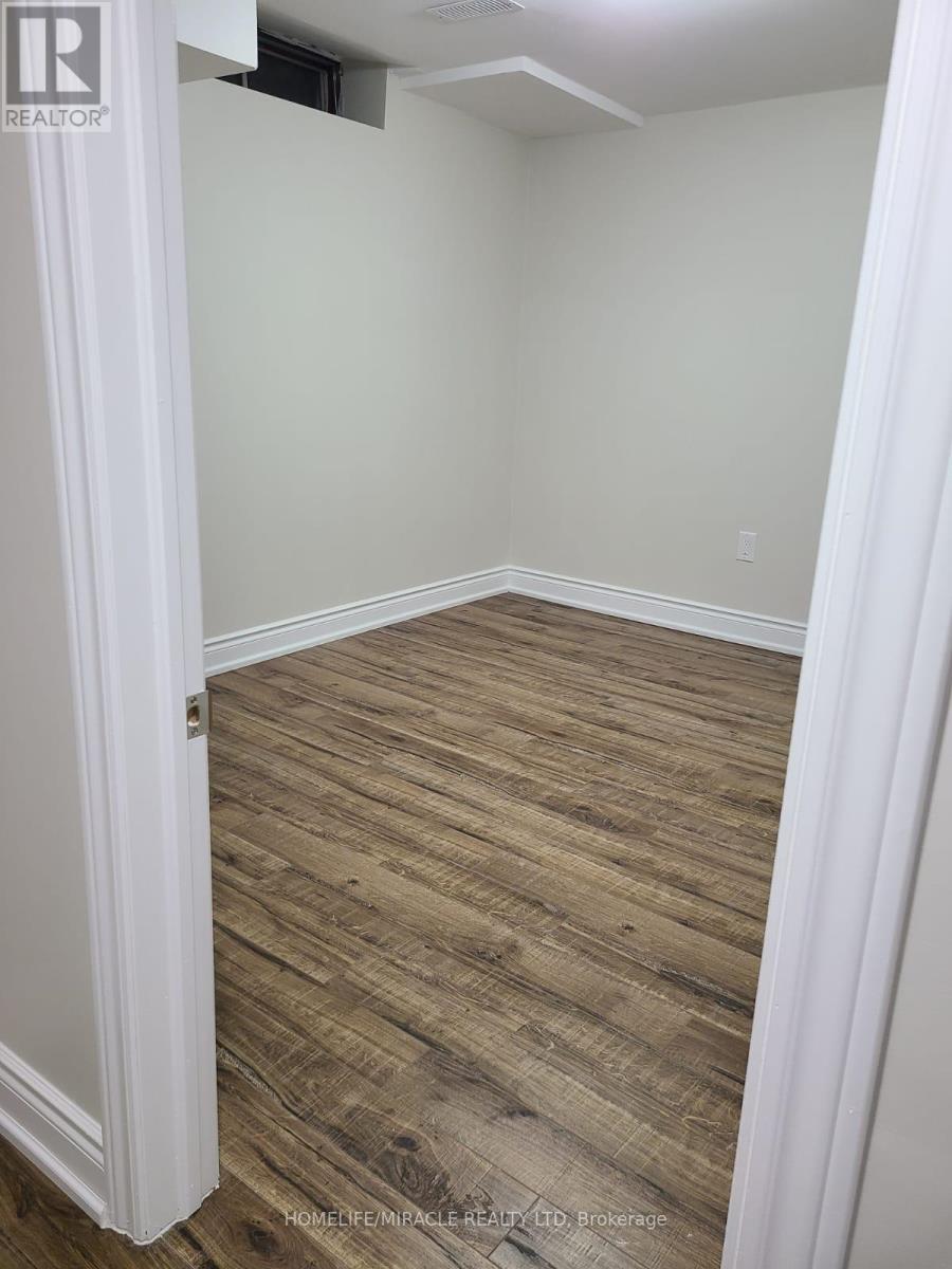 38 WHITEHAVEN DRIVE - 27