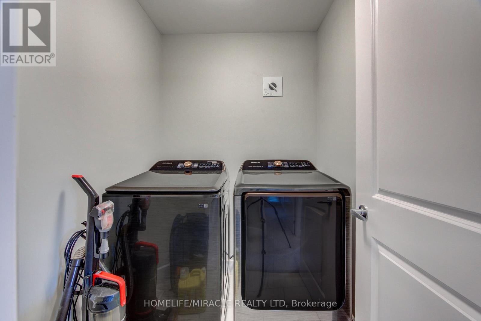 2206 SOUTHPORT CRESCENT - 24
