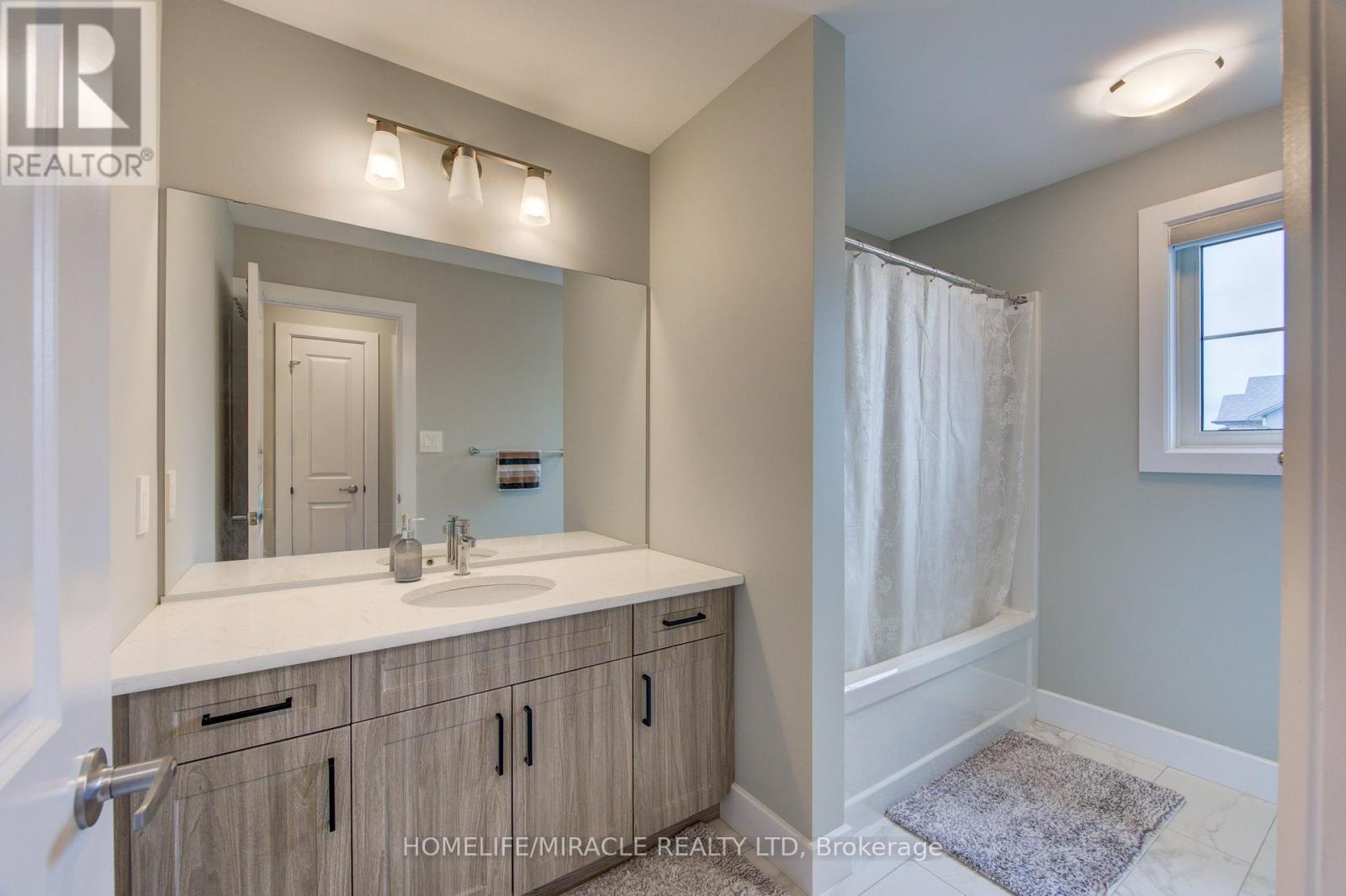2206 SOUTHPORT CRESCENT - 28
