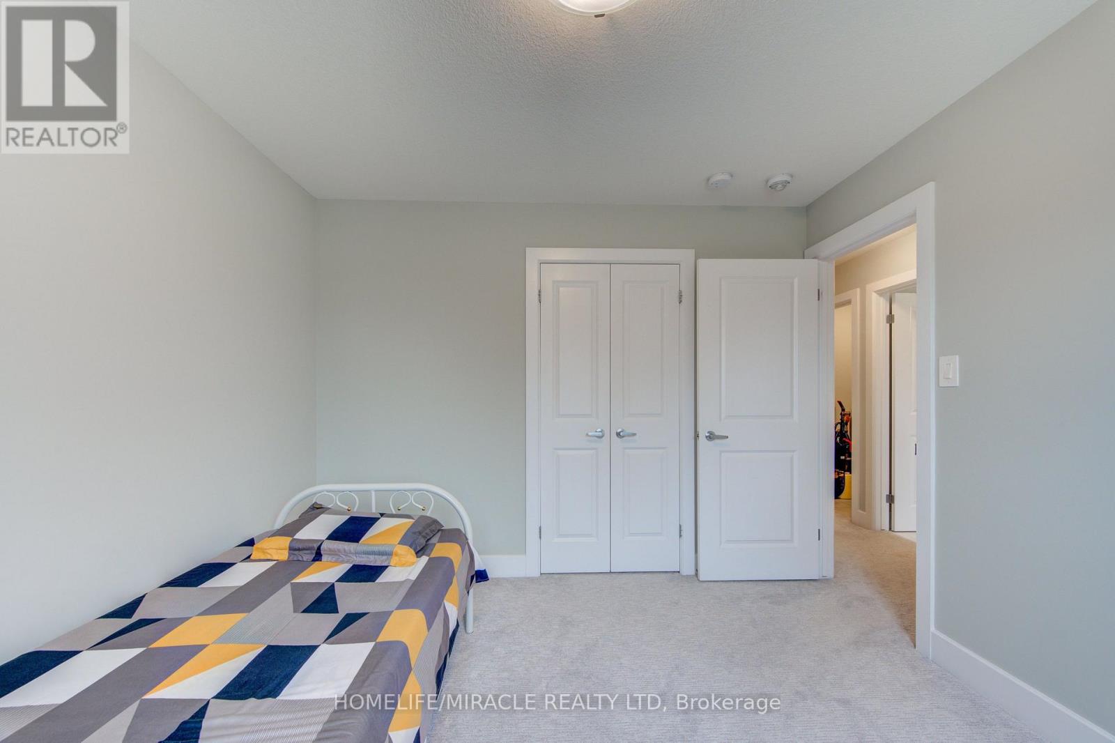 2206 SOUTHPORT CRESCENT - 32