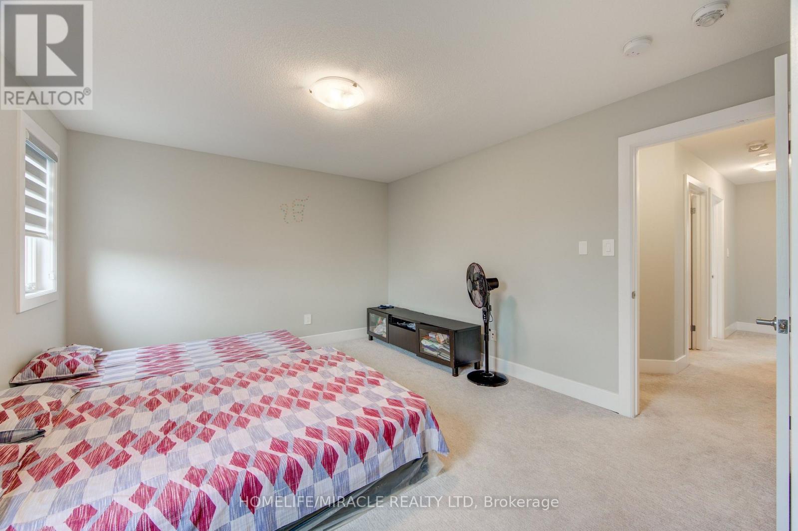 2206 SOUTHPORT CRESCENT - 33