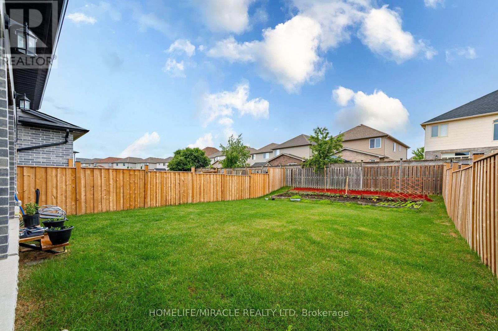2206 SOUTHPORT CRESCENT - 42