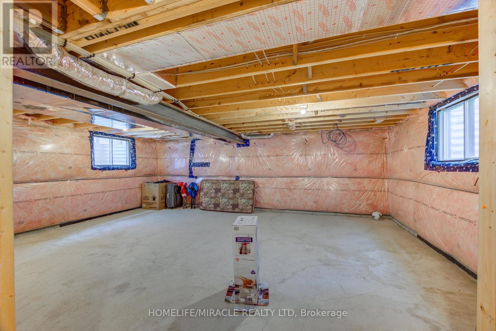 2206 SOUTHPORT CRESCENT - 34