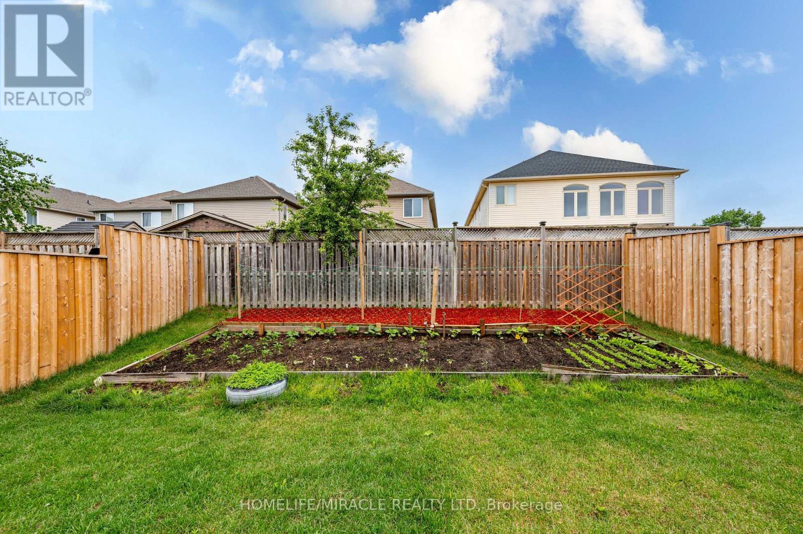 2206 SOUTHPORT CRESCENT - 44