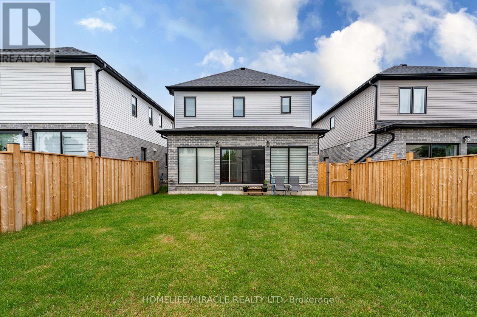 2206 SOUTHPORT CRESCENT - 45