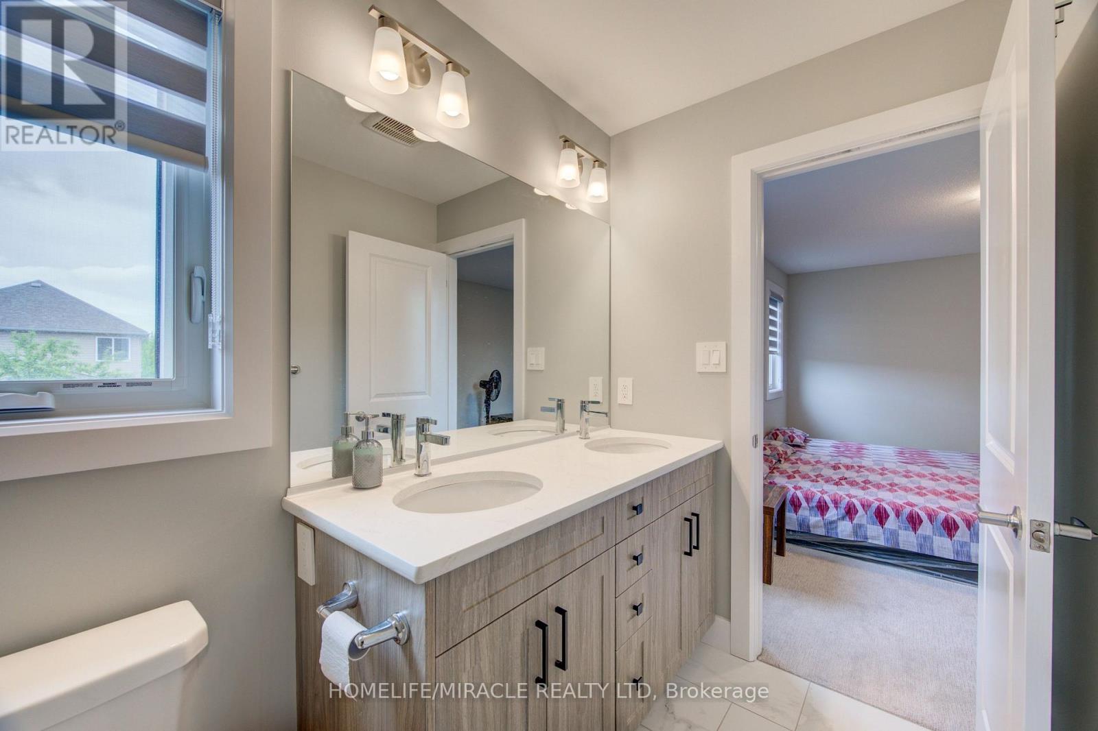 2206 SOUTHPORT CRESCENT - 23