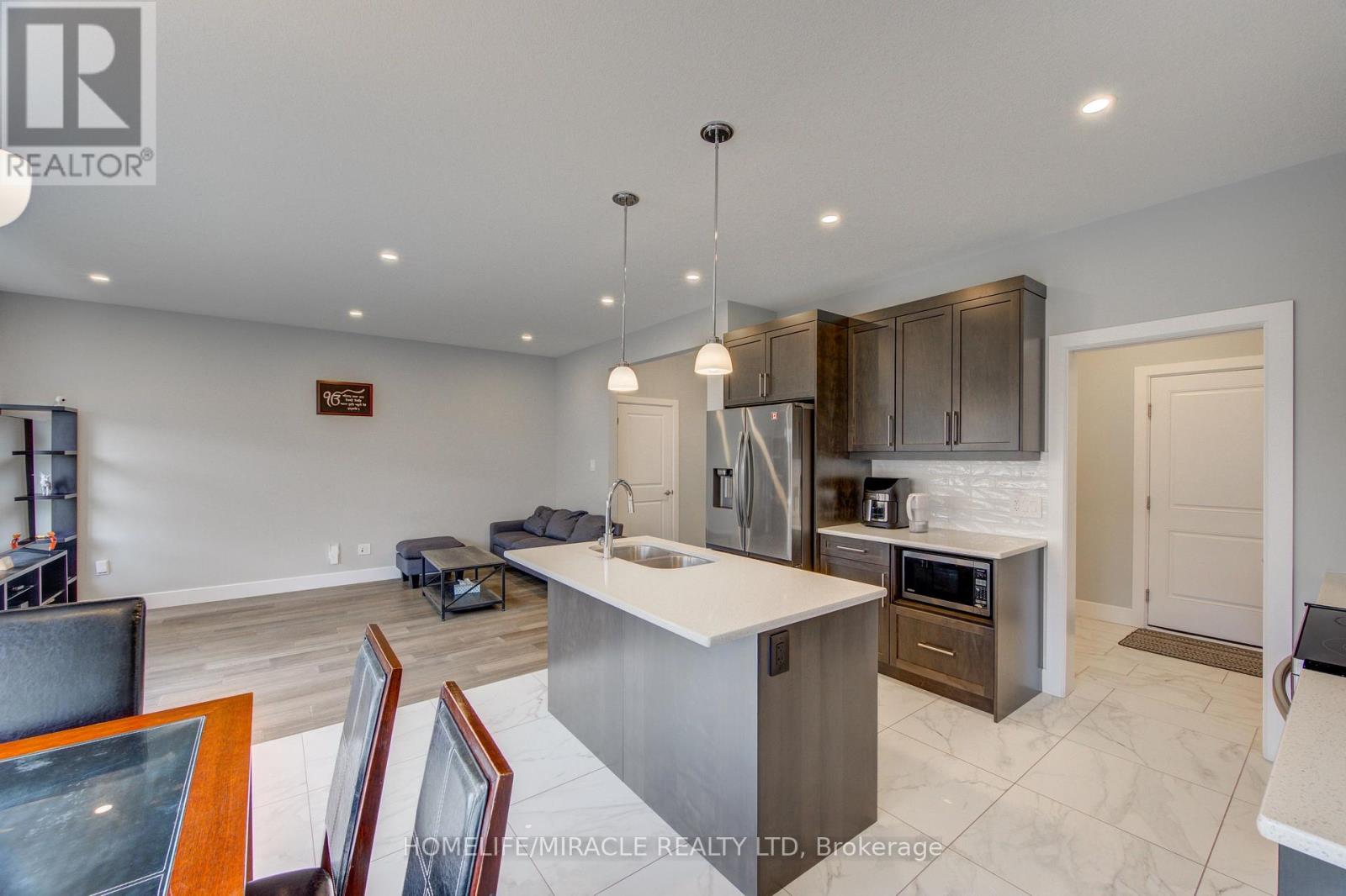 2206 SOUTHPORT CRESCENT - 15