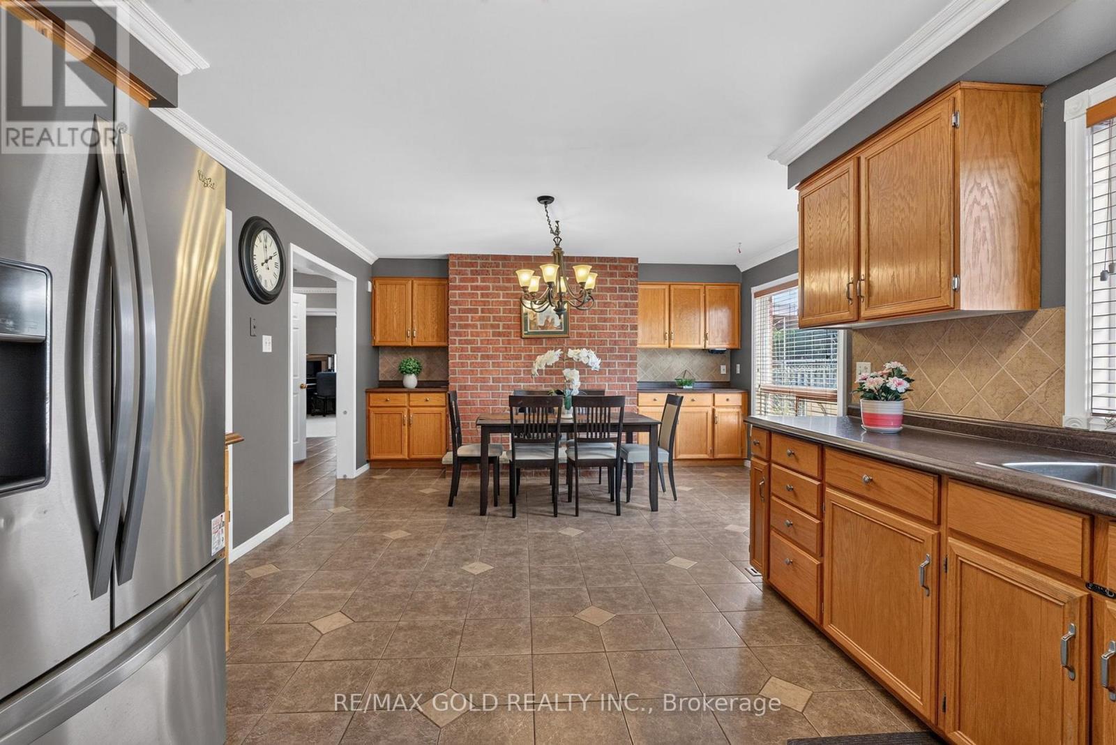 40 SHADYWOOD ROAD - 11