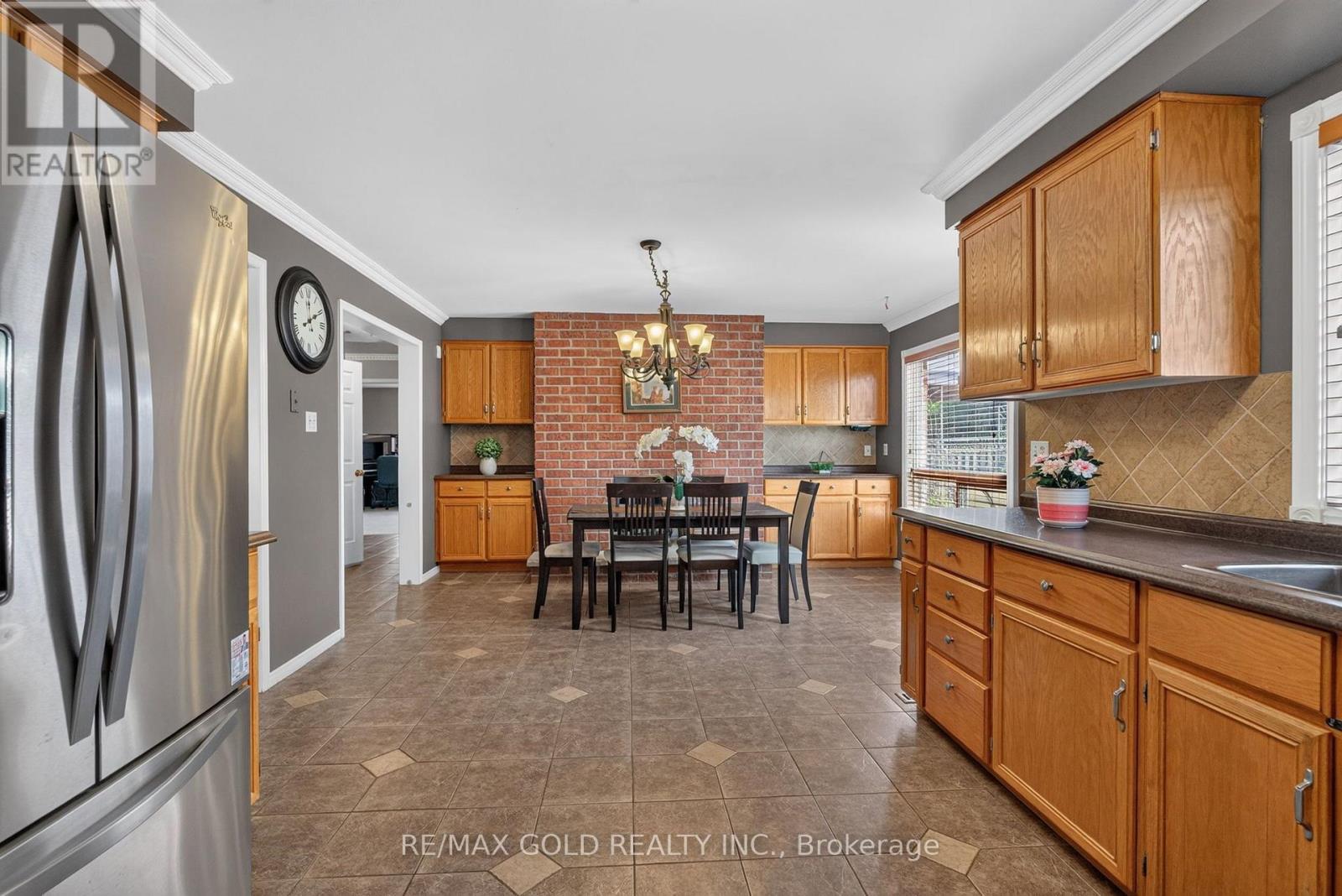 40 SHADYWOOD ROAD - 12