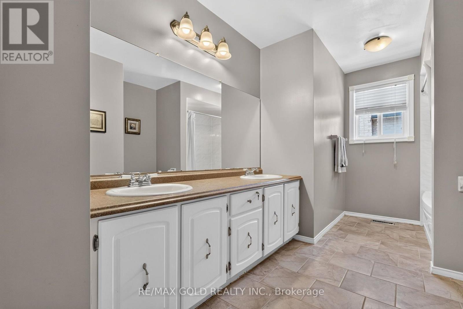 40 SHADYWOOD ROAD - 31