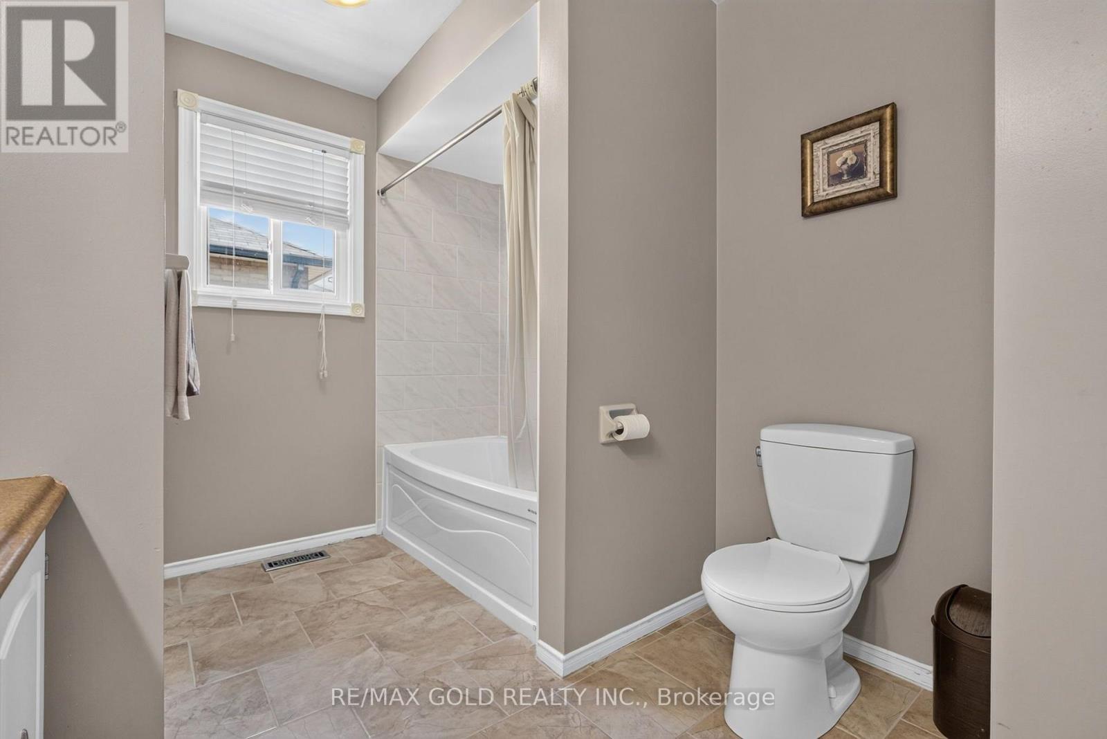 40 SHADYWOOD ROAD - 32